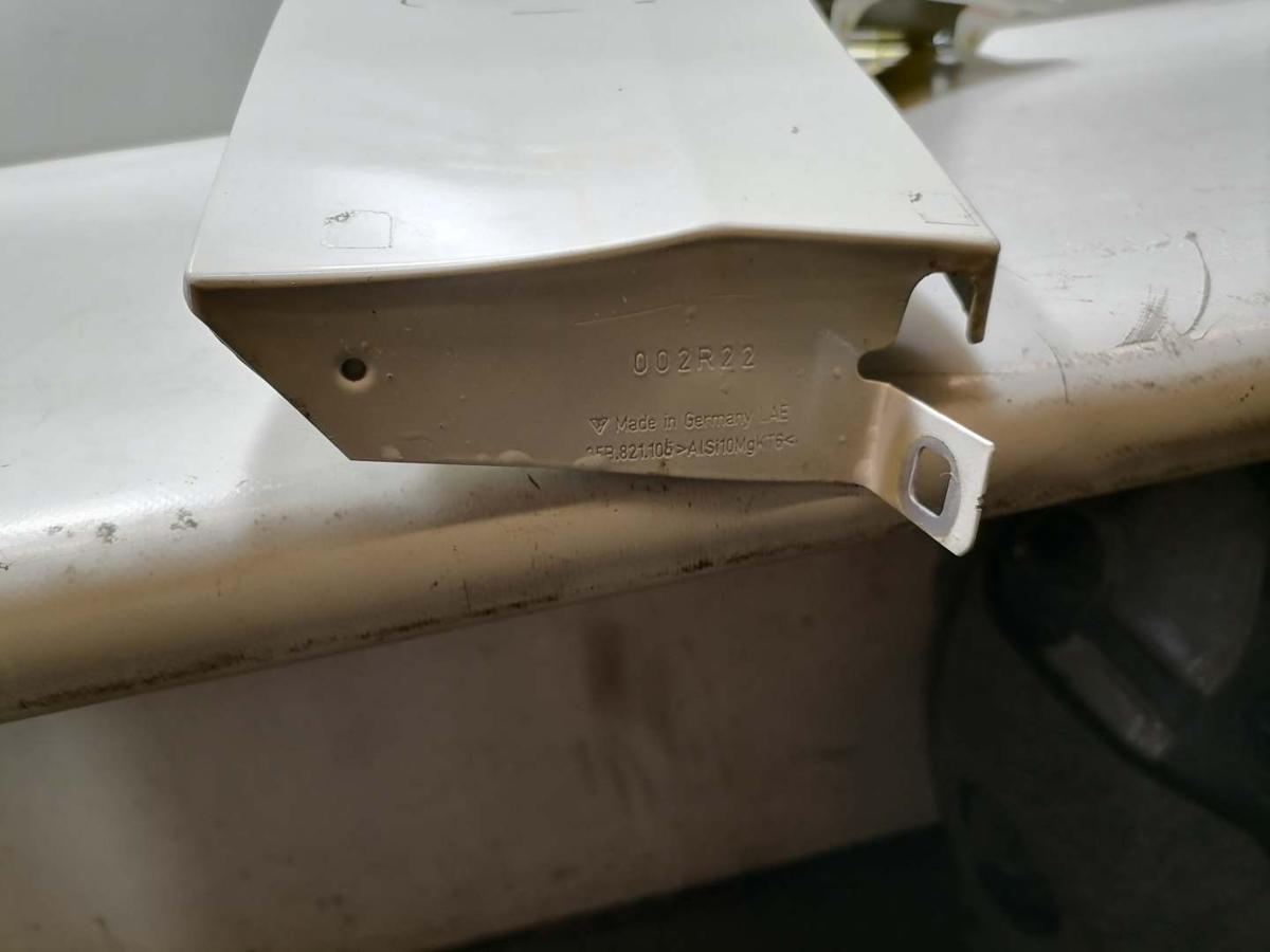 Porsche Macan original Kotfl&uuml;gel vorn rechts Unterteil Bj.2015